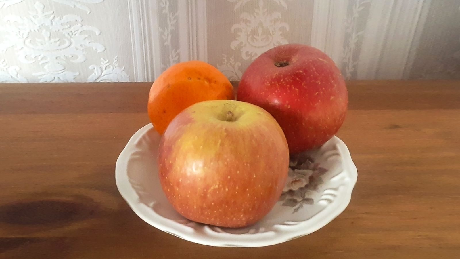 3 maçãs